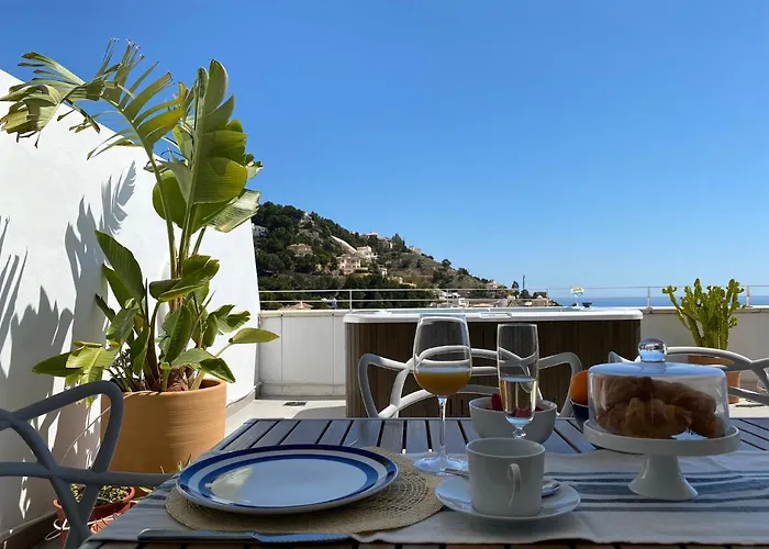 Coastal Hills Apartment